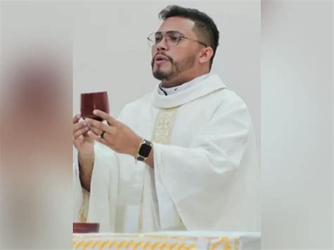 Como agia padre preso por filmar cenas de sexo com adolescentes .